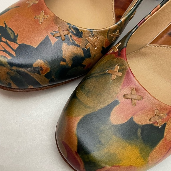John Fluevog Daily Miracles: Fortune Floral - Picture 11 of 16